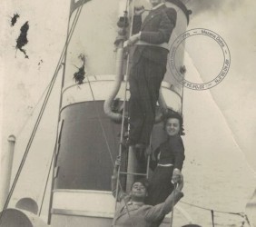 Kuba Weissberger (u g&oacute;ry) z przyjaci&oacute;łmi (prawdopodobnie małżeństwem Gottlieb&oacute;w, Heleną i Marcelim) na wakacjach w 1936 r.