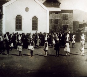 The synagogue in Mszana in 1930s. Source: Anna Kadłubek&rsquo;s private collection.