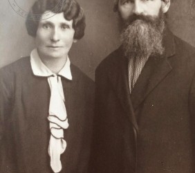 1.	Schifra and Salomon Hirsch Schwitzer, both born in 1880, married in 1903. They were murdered in the Na Pańskim area on 19 August 1942. Source: Helen Krag&rsquo;s family collection.