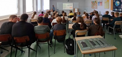 In the Primary School No. 2 in Mszana G&oacute;rna with a story about the Jewish cemetery in Mszana Dolna