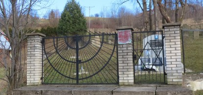 Rozpoczynamy remont ogrodzenia cmentarza żydowskiego i kontynuujemy renowację macew