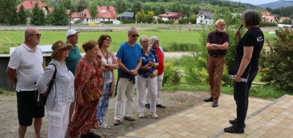 Na cmentarzu żydowskim z grupą literat&oacute;w z Wielkopolski 