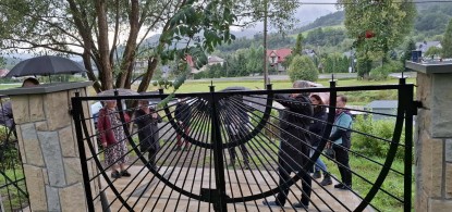 Tv 28 relacjonuje nasze oprowadzanie po cmentarzu żydowskim w ramach Europejskich Dni Dziedzictwa 