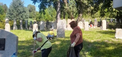 We cleaned up the Jewish cemetery and the memorial site at Pańskie