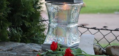 Ceremonia pamięci przy mogile na Ogrodowej. 84. Rocznica Zagłady w Mszanie Dolnej